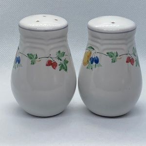 AMG Salt and Pepper Shakers Vintage Genuine Stoneware, Nanci Berry Design